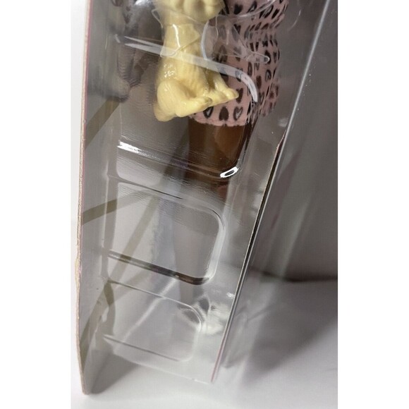 Barbie You Can Be Anything Pet Photographer Doll African American w/ Accessories - Picture 6 of 9